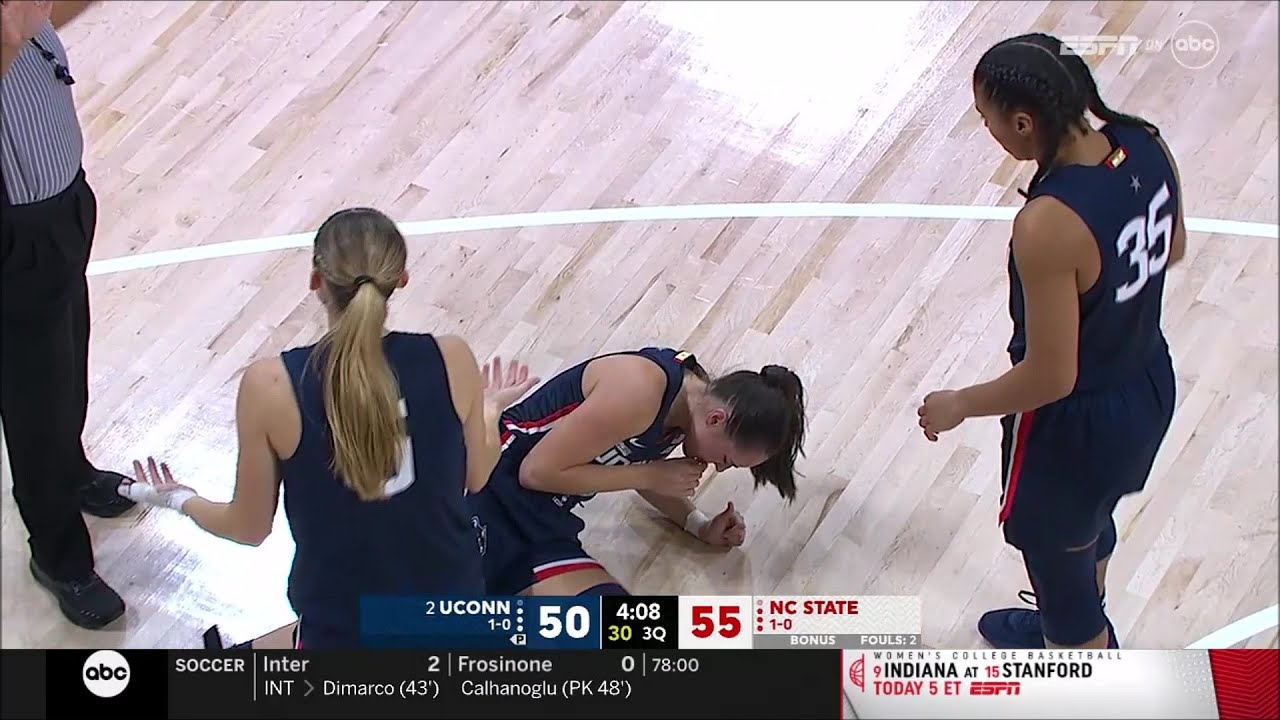 🤕 Nika Muhl Hit In FACE, But Refs Don't Call Foul! | #2 UConn Huskies Women's Basketball vs NC State